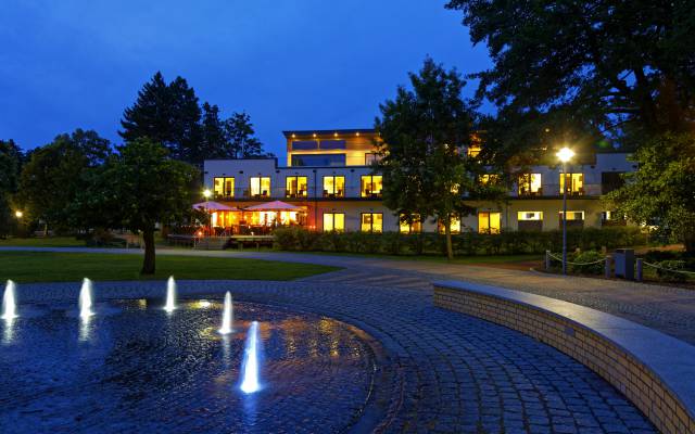 Park am Abend Hotel am Kurpark Zinnowitz