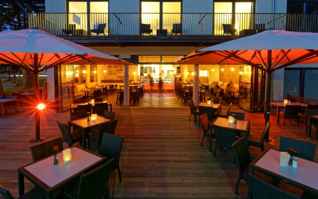 Außenbereich Park Restaurant Bar Hotel am Kurpark Zinnowitz