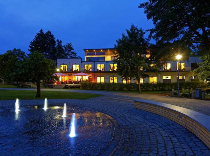 Hotel am Kurpark am Abend